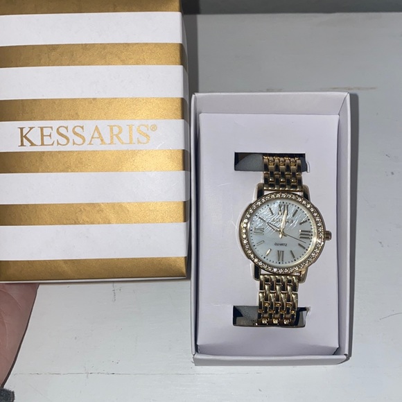 A Gold and Quartz Kessaris Watch - Picture 1 of 6